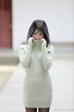 美女搞鸡视频